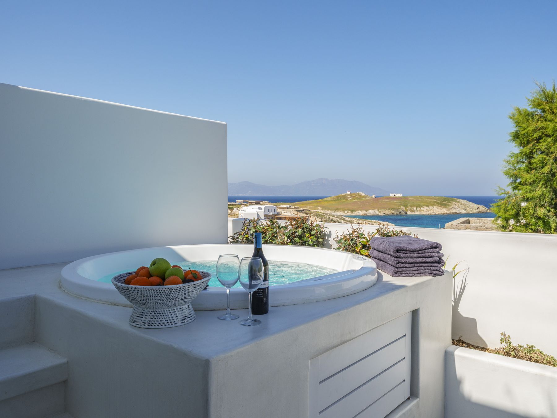 Suite 1 private jacuzzi with sea view